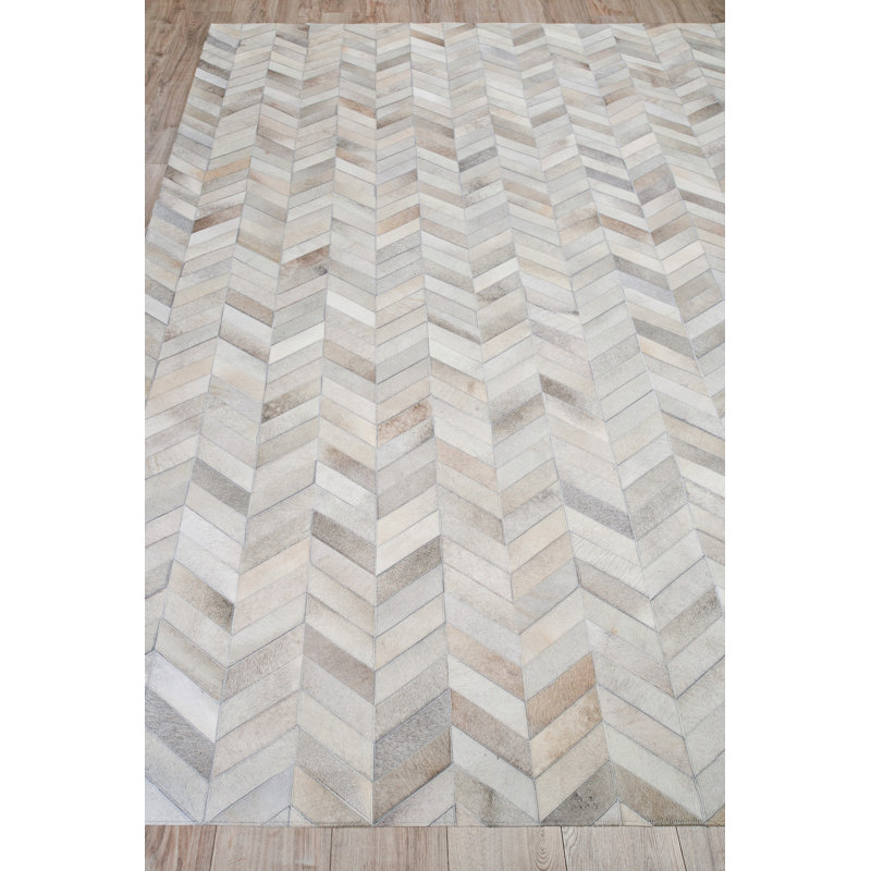 Natural Hide Cowhide Chevron Area Rug, Rectangle 8' x 11'