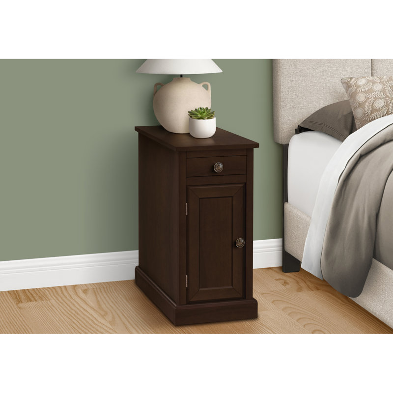 Table d'appoint en placage brun pour chambre à coucher - Surface spacieuse et tiroir avec rangement pour une vie organisée