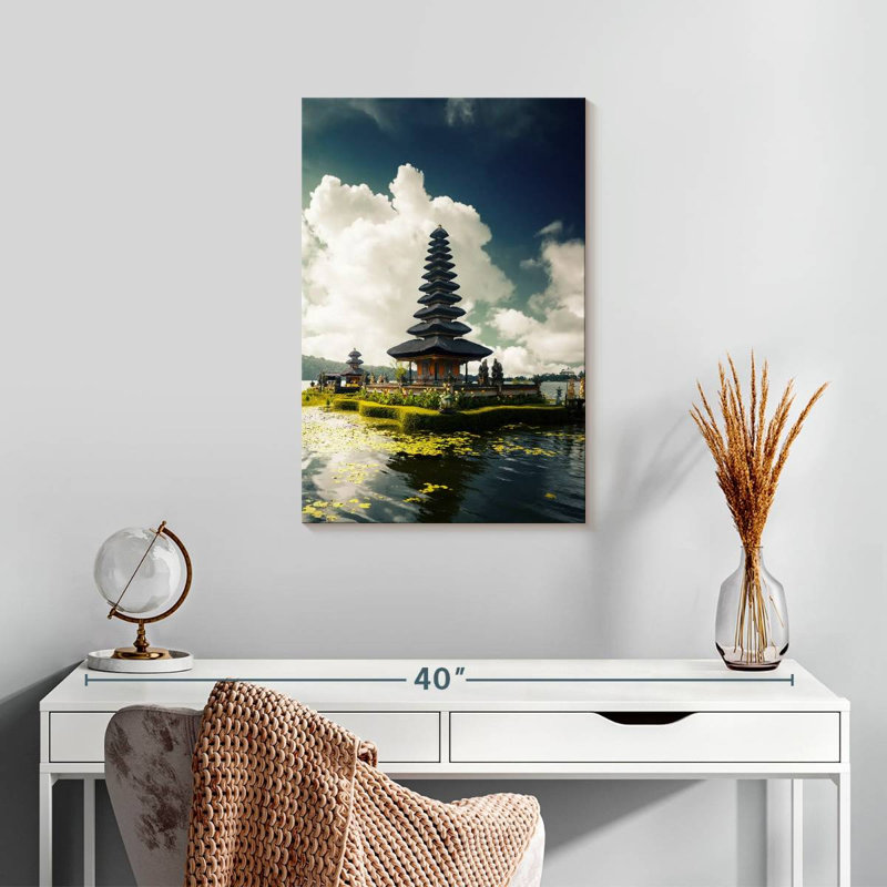 Temple Adella Pura Ulun Danu, H 24 po x l 16 po