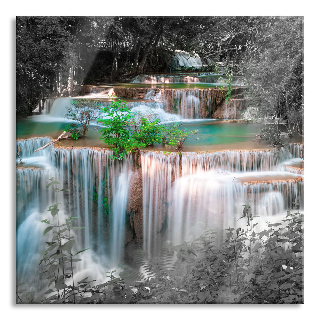 Glasbild Türkisfarbene Wasserfälle in Thailand, schwarz-weißes Detail