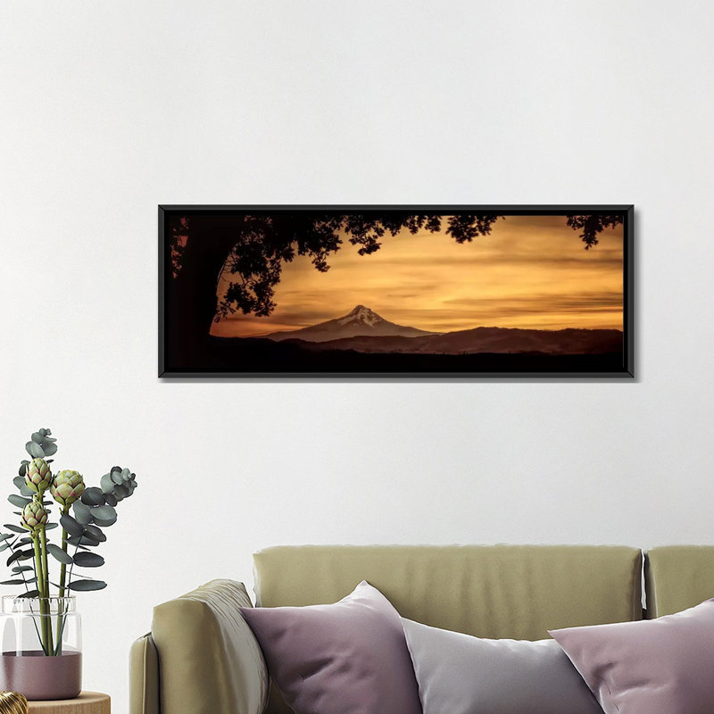 «Mt. «Hood at Sunset», reproduction de photo sur toile, H 16 po x l 48 po x P 1,5 po, Toile encadrée noire