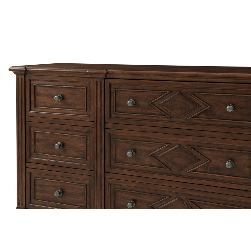 Laurent 9 - Drawer Solid Wood Dresser, Avesta