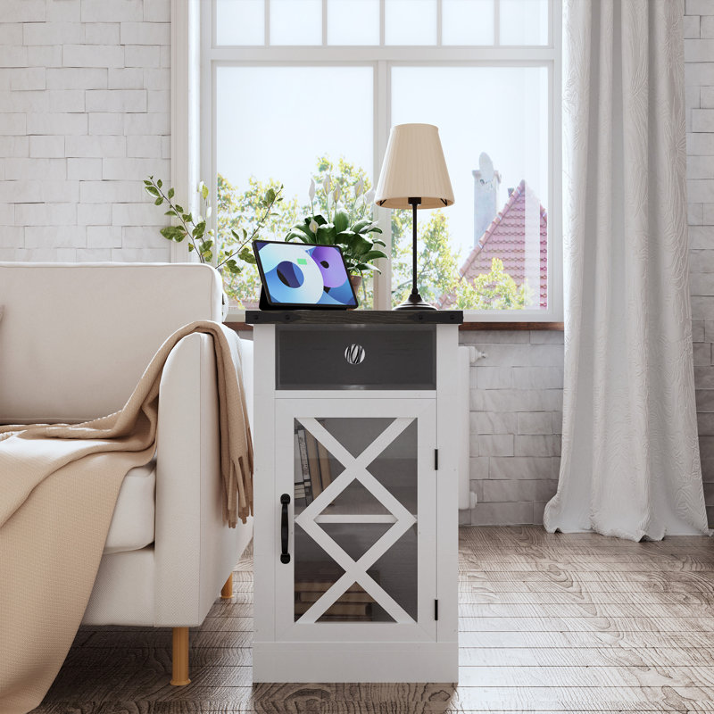 Table de bout Farmhouse avec station de charge (table de chevet incluse seulement)