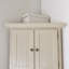 Armoire de rangement pour garde-manger de coin à 4 niveaux avec 8 portes et tablettes pour organiser les essentiels culinaires dans la cuisine, le salon et la salle de bain-907958522