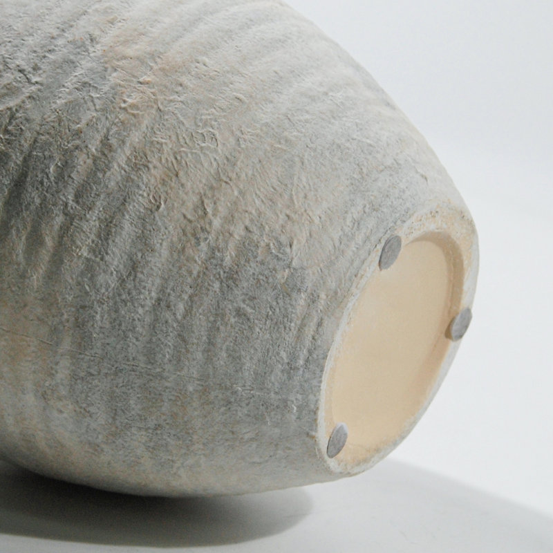 Vase en céramique texturé fait à la main avec poignées, vase en terre cuite rustique, 7.9" H x 6.3" W x 6.3" D, White