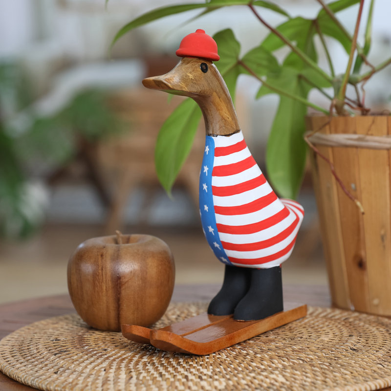 Figurine Meghan Skiing for America