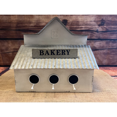 Maison d'oiseaux Bakery