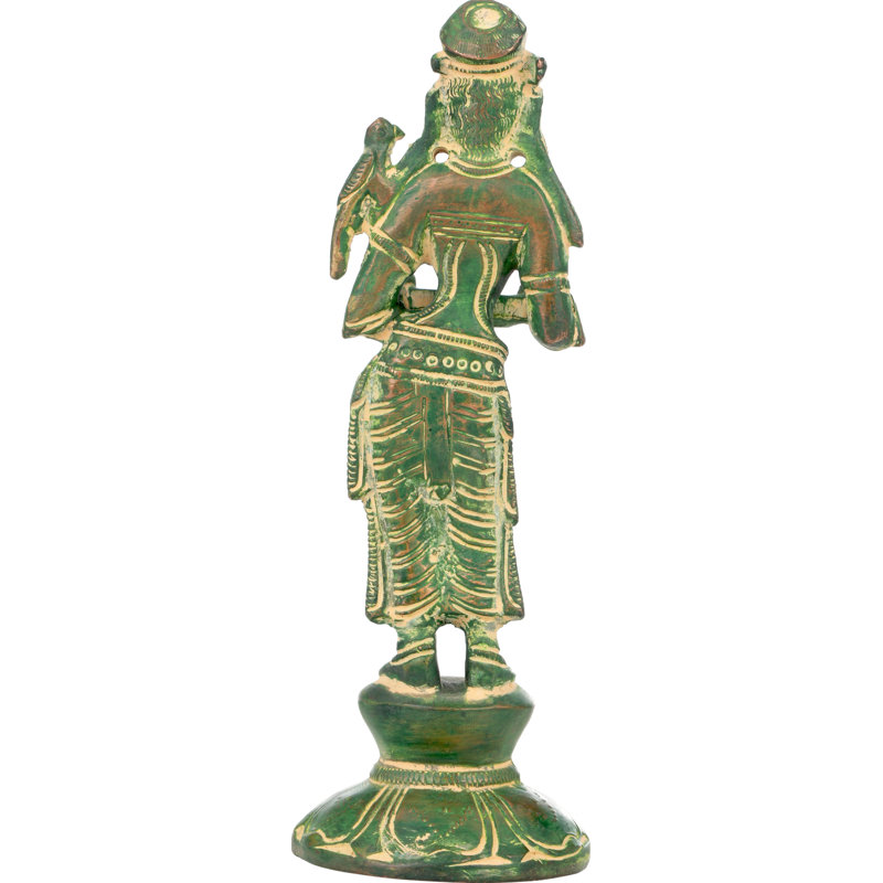 Deepalakshmi avec un perroquet sur l'épaule