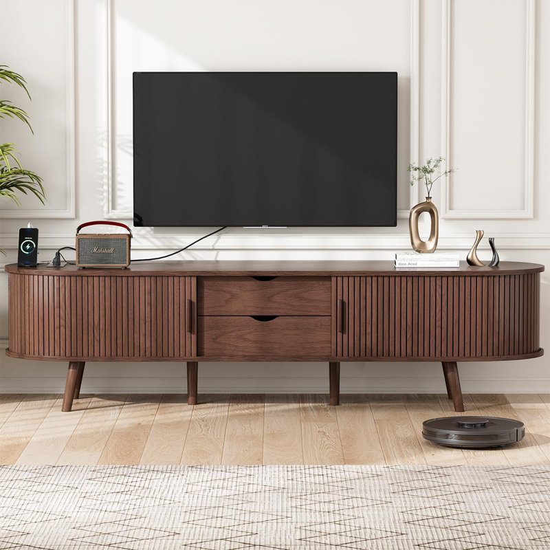 Meuble télé pour téléviseur de 80 po, centre de divertissement en noyer avec prise de courant, meuble télé 70 po, meuble télé en bois avec tiroirs et tablettes pour le salon