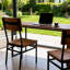 Ensemble de 2 chaises de salle à manger de style campagnard vintage, assise et dossier en chêne massif, structure en métal noir thermolaqué, sans accoudoirs, pour cuisine, salle à manger et café.