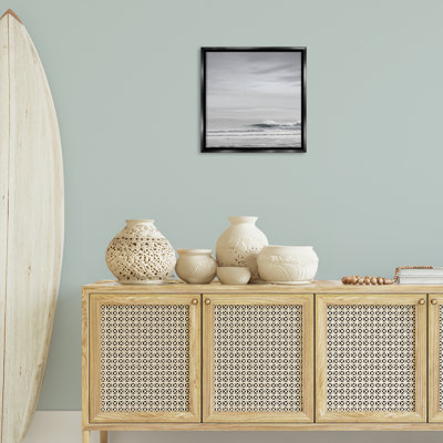 Cadre flottant Misty Gray Beach Ripples, design par Maggie Olsen