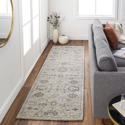 Minonk Hand Tufted Wool Floral Indoor Rug