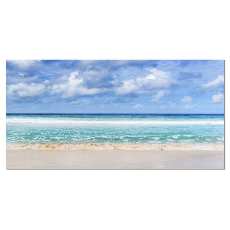 « Tranquil Beach Under White Clouds » - Impression, H 20 po x l 40 po, Toile tendue, Sans cadre