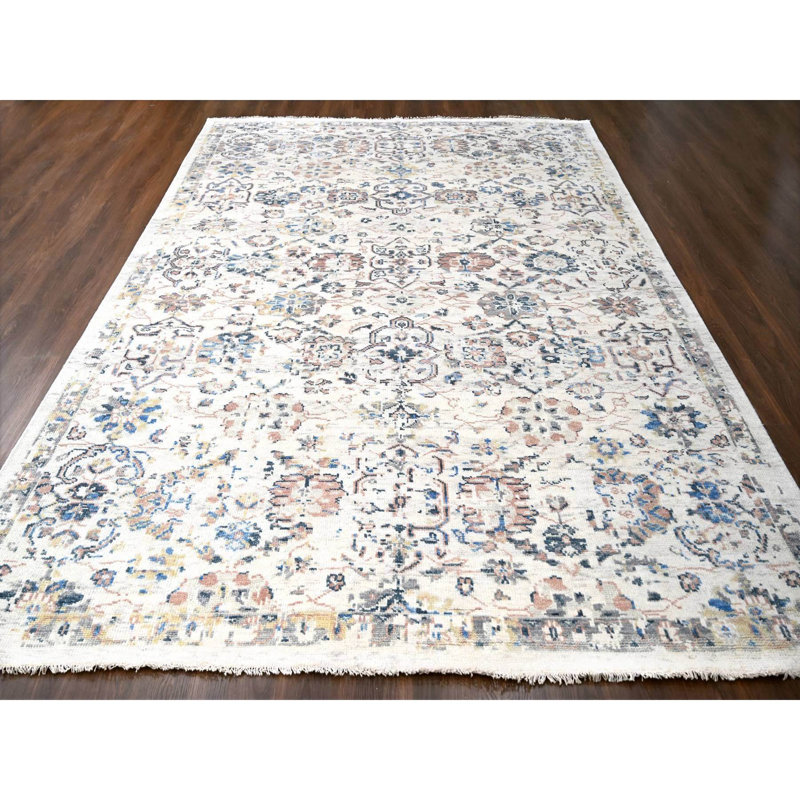 Tapis unique 9 pi 9 po x 14 pi Plonie