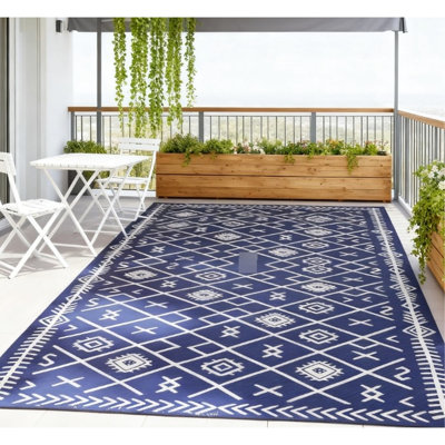 Tapis de patio Ready, réversible double, bleu et blanc, fait de polypropylène, avec revêtement protecteur, pliable pour le transport réversible 9 pi x 18 pi, tissu de polypropylène, imperméable, au soleil, livré avec sac de transport