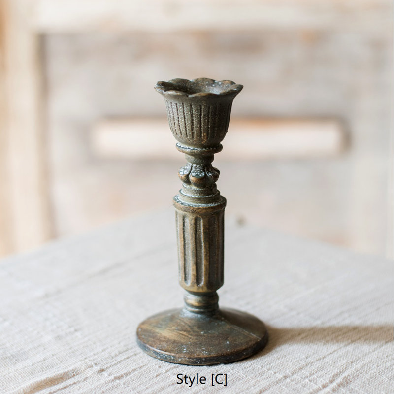 Petite chandelles en résine française classique, H 6,5 po x l 6,5 po x P 0,98 po