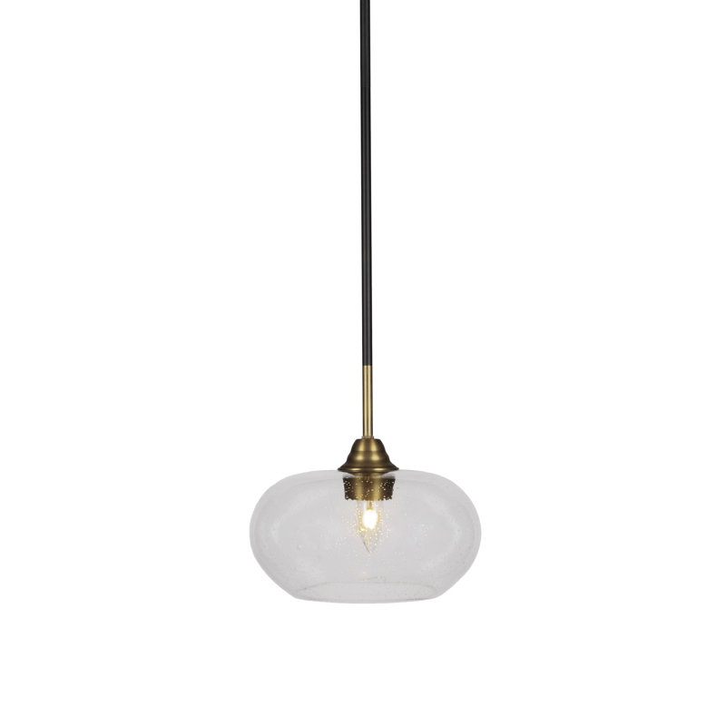 Luminaire suspendu à tige Ader présenté en verre fini noir mat et laiton, H 9,25 po x l 7 po x P 7 po, Bulle transparente