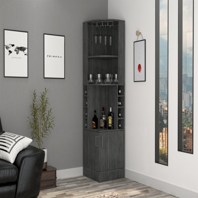 Élégante armoire de coin avec amplement d'espace de rangement et de présentation pour votre collection de boissons et vos articles de bar.