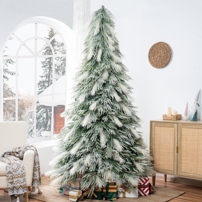 Arbres de Noël illuminés enneigé avec lumières chaudes et bouts de branches pleine neige, disponibles en tailles de 4,5 à 7,5 pi