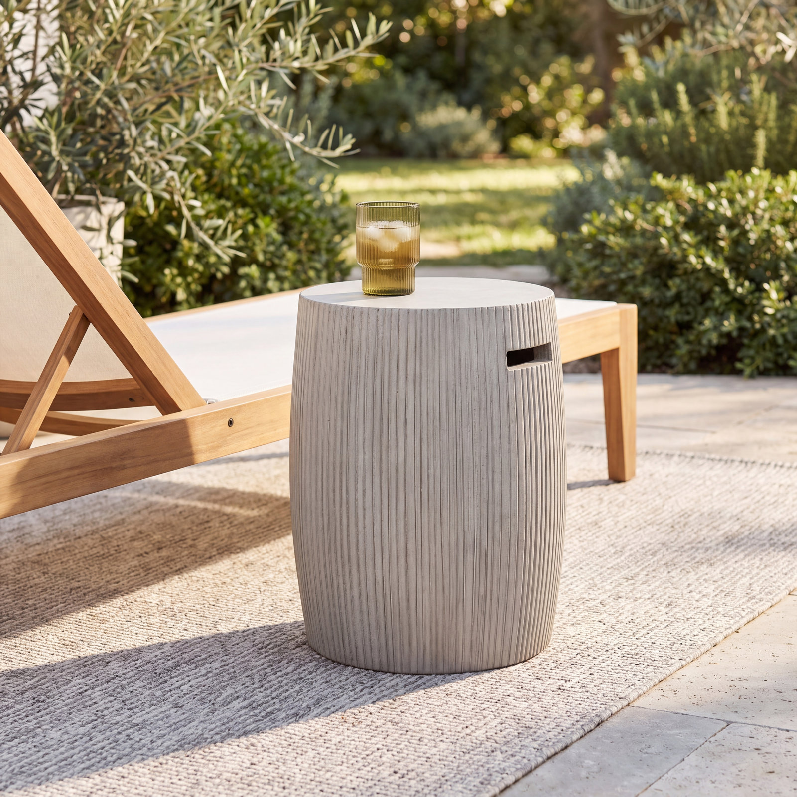 Lionel 15" Patio Side Table, Gray