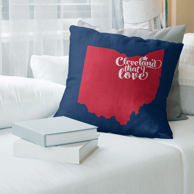 Coussin de suède, Cleveland, 20 po x 20 po, Marine / Rouge