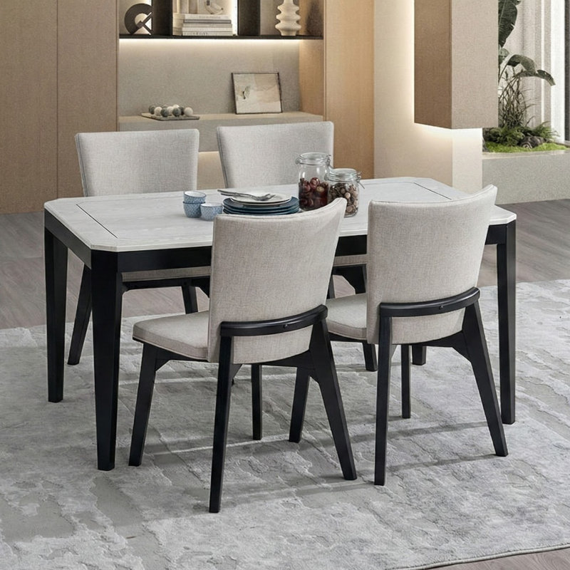 Ensemble de salle à manger 5 pièces avec table en bois d'hévéa et 4 chaises à dossier plein, 5 pièces: table, 4 chaises