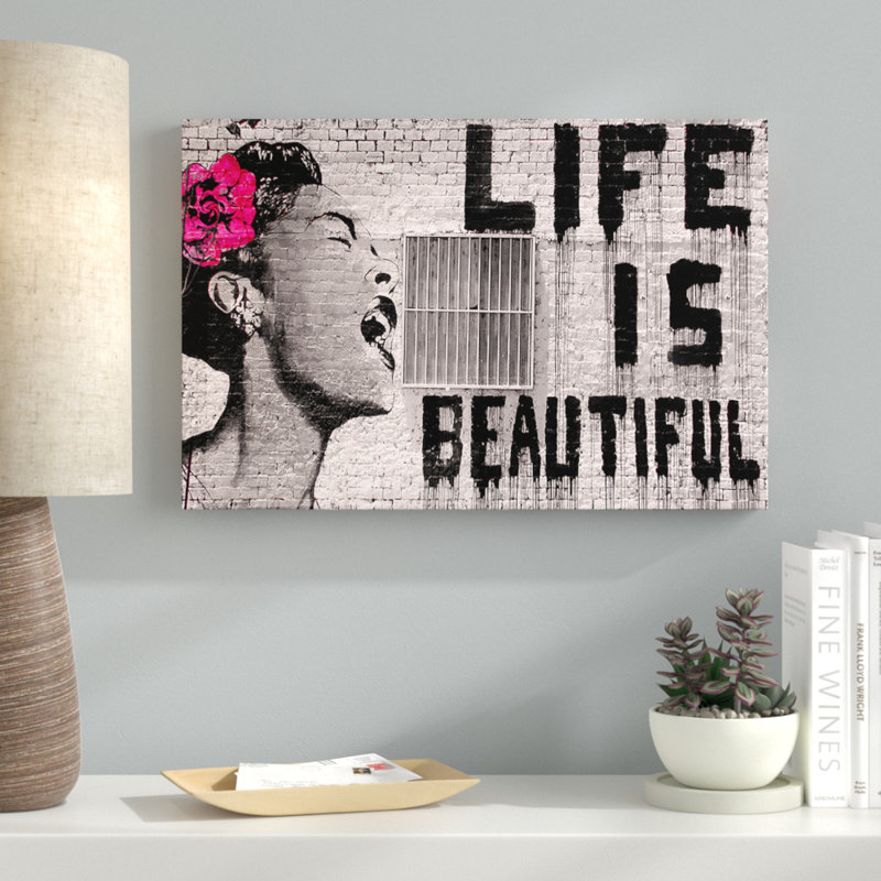 « Life Is Beautiful » par Banksy, impression sur toile tendue, H 24 po x l 32 po x P 1,5 po