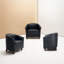 Fauteuil demi-tonneau en cuir moderne avec dossier capitonné à losanges et garniture cloutée-395551917