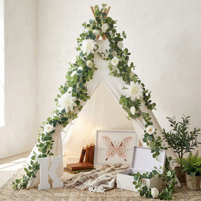 Guirlandes de fleurs artificielles de 70,9 pouces, vigne rose, guirlande d'eucalyptus artificiel avec fleurs, guirlande florale pour chemin de table de décoration de mariage (blanc)