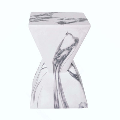 Table d'appoint moderne en béton pour l'extérieur, table de bout de patio avec motif cannelé sculptural, table d'appoint minimaliste géométrique résistante aux intempéries pour le jardin, le balcon et la piscine