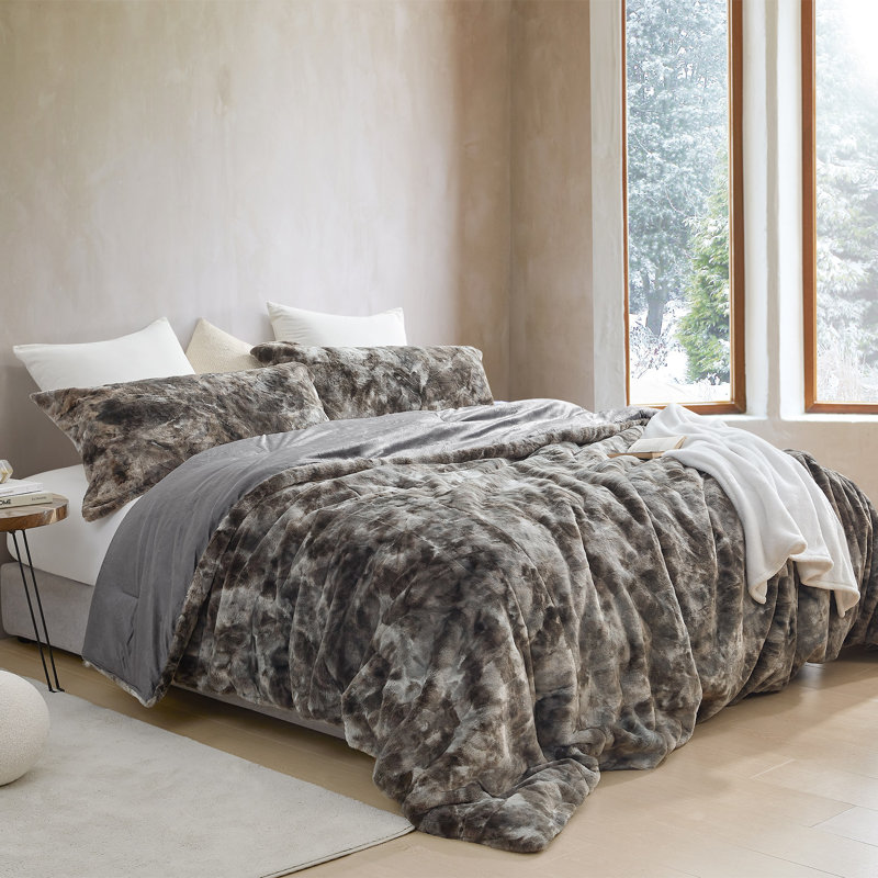 Coma Inducer Wolf Bunny Oversized Comforter Set, King Comforter + 2 Standard Shams