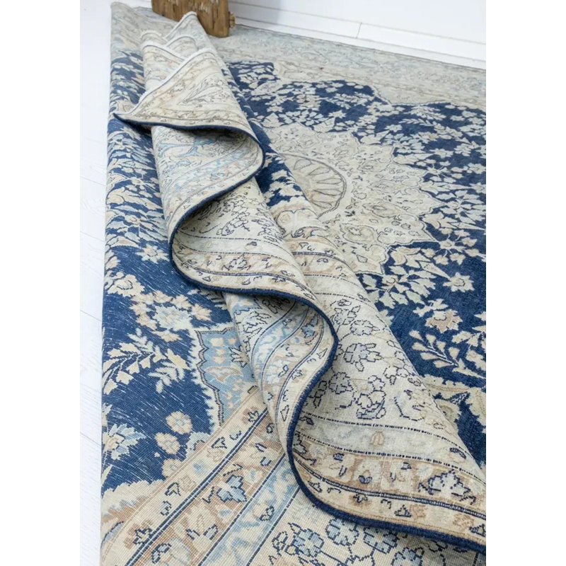 Tapis persan à motif médaillon Mervdest