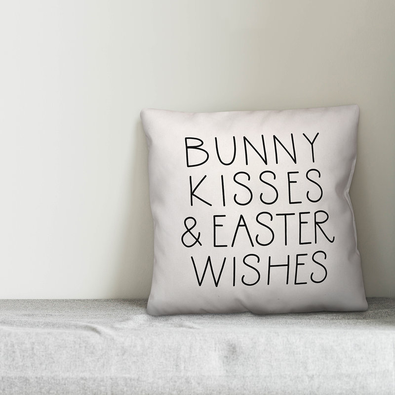  Coussin Bunny Kisses and Easter Wishes, Polyester / Bourre en polyester, 18 po x 18 po