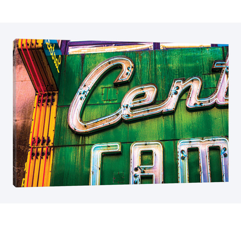 « central camera », art textuel sur toile, H 8 po x l 12 po x P 0,75 po