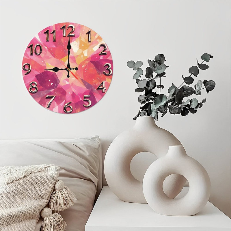 Horloge avec motif de losanges roses