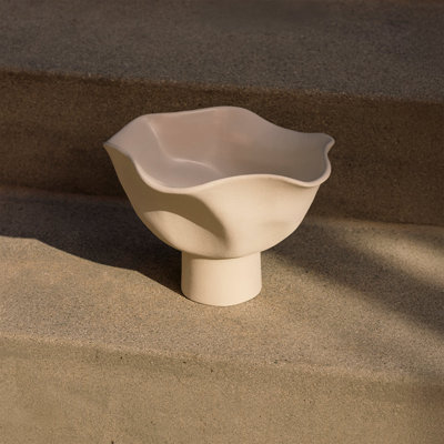 Lizzy Wavy Footed Bowl