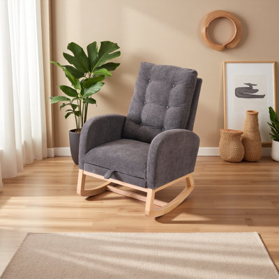 Chaise berçante décorative avec repose-pieds à haut dossier en bois d'hévéa