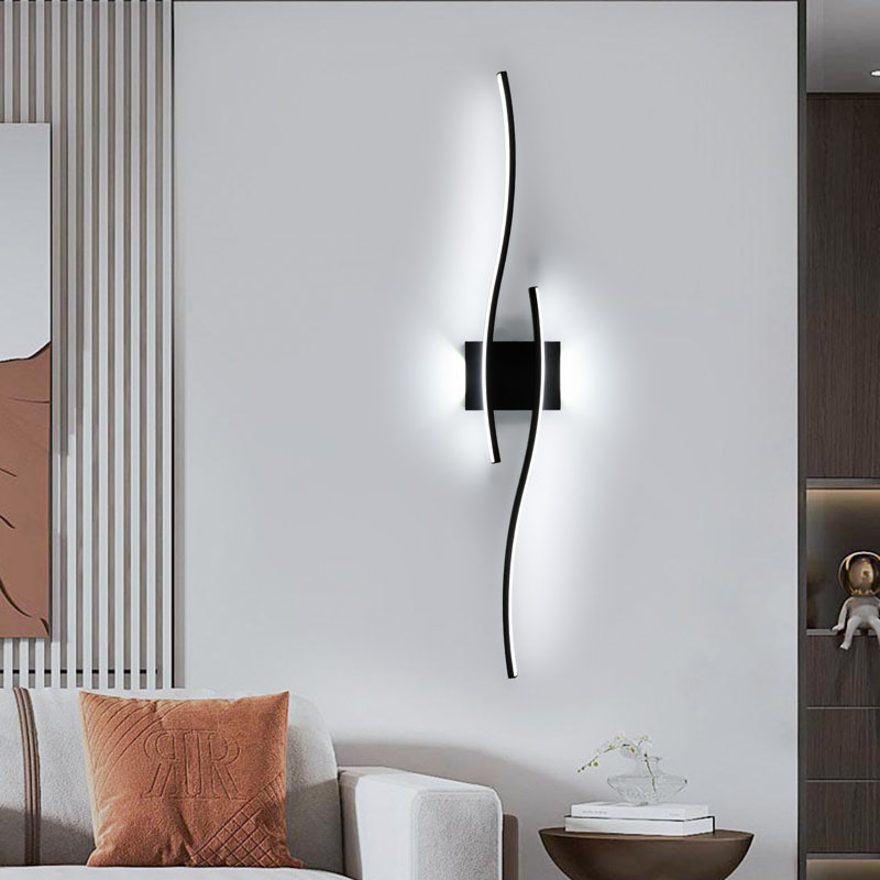 Shaped 90cm Aluminium Wall Lamp, Black