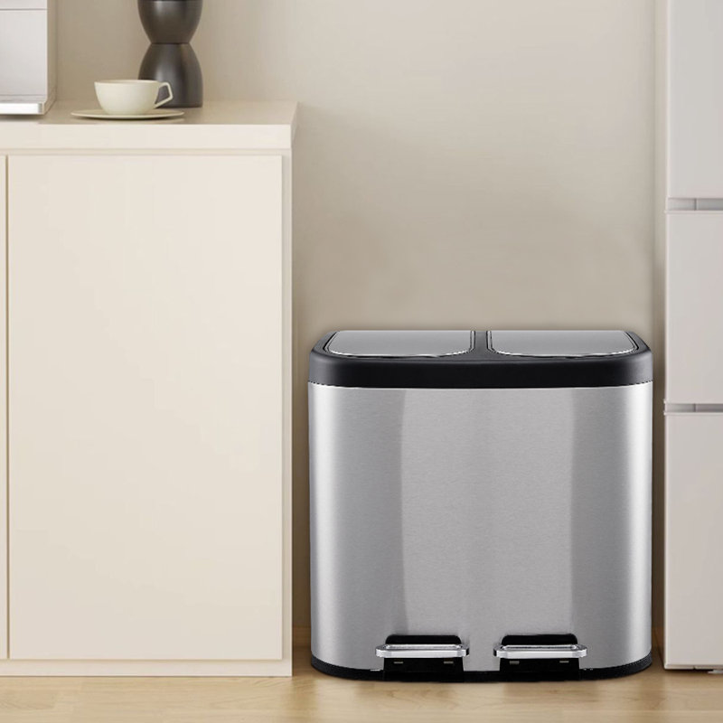Stainless Steel 20-30 Litre Step-On Tresh Can, 30, 43.5cm H x 39.5cm W x 31.8cm D