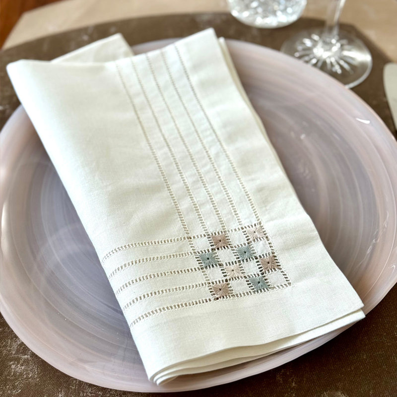 Cornermark 22" Napkin