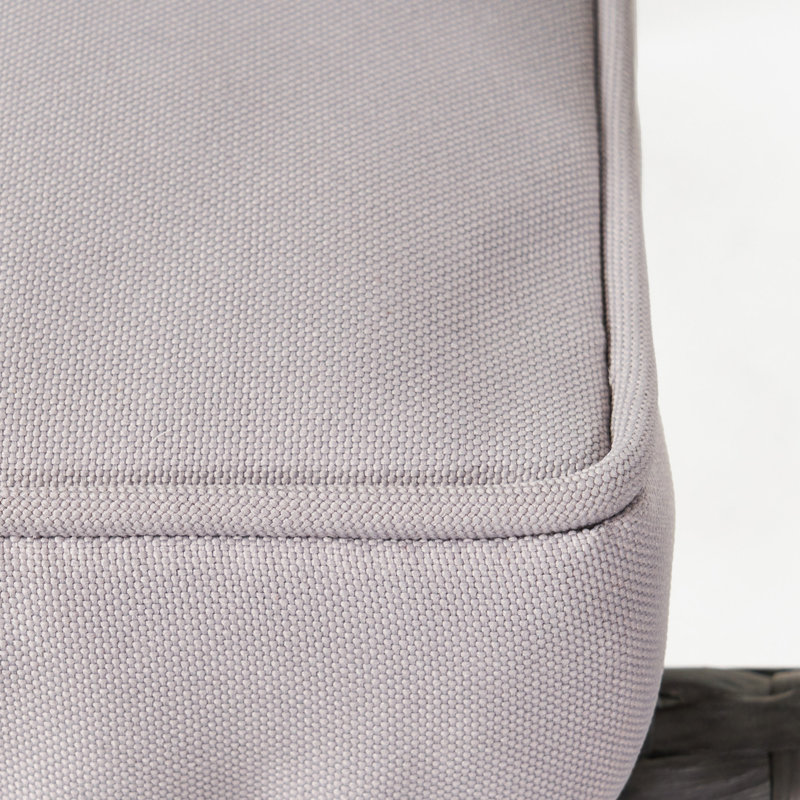 Chaise d'extérieur empilable en rotin PE avec structure en fer et coussins (ensemble de 4), osier gris