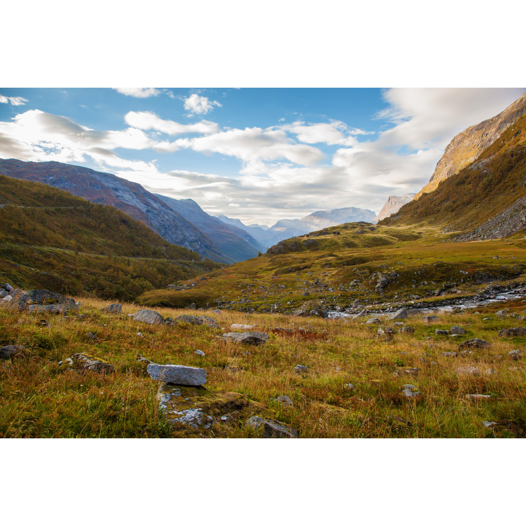 Norwegischer Berg von Olgamiltsova - Leinwandfoto