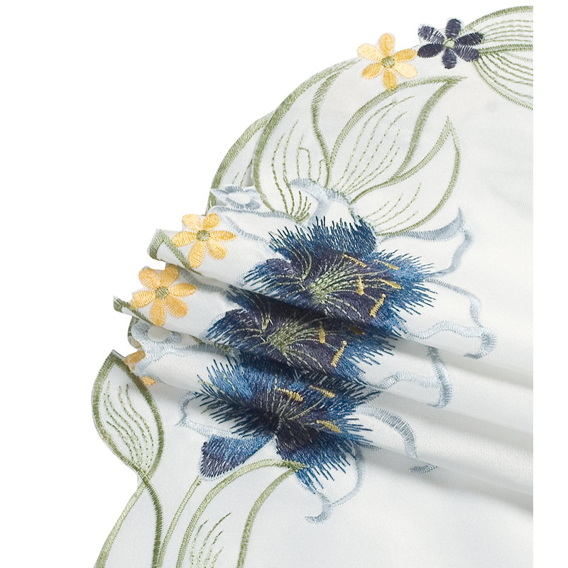 Cedrick Polyester Floral Round Doilies Set of 4 for Dining Table Decor and Christmas Table Settings