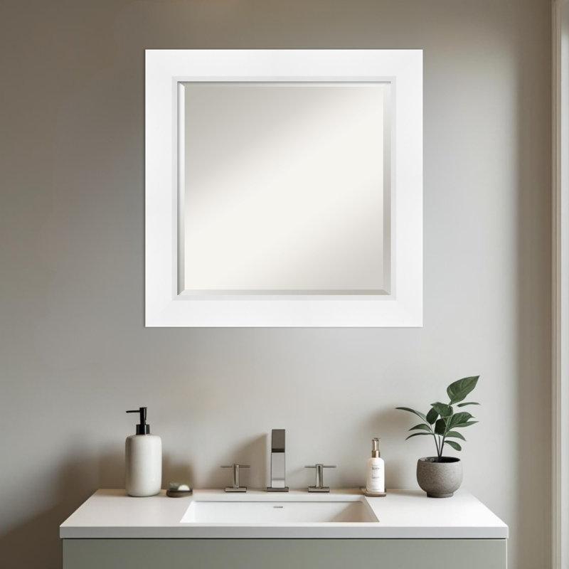 Miroir mural de salle de bain incliné blanc biseauté, 25,5 po x 25,5 po, Blanc