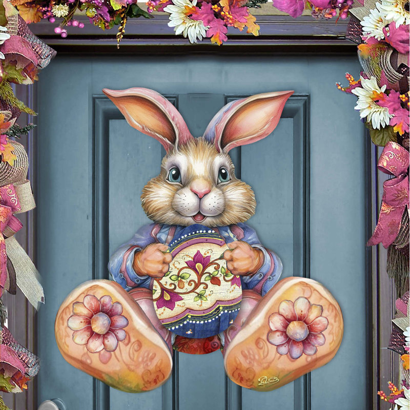 Lapin de Pâques avec œuf