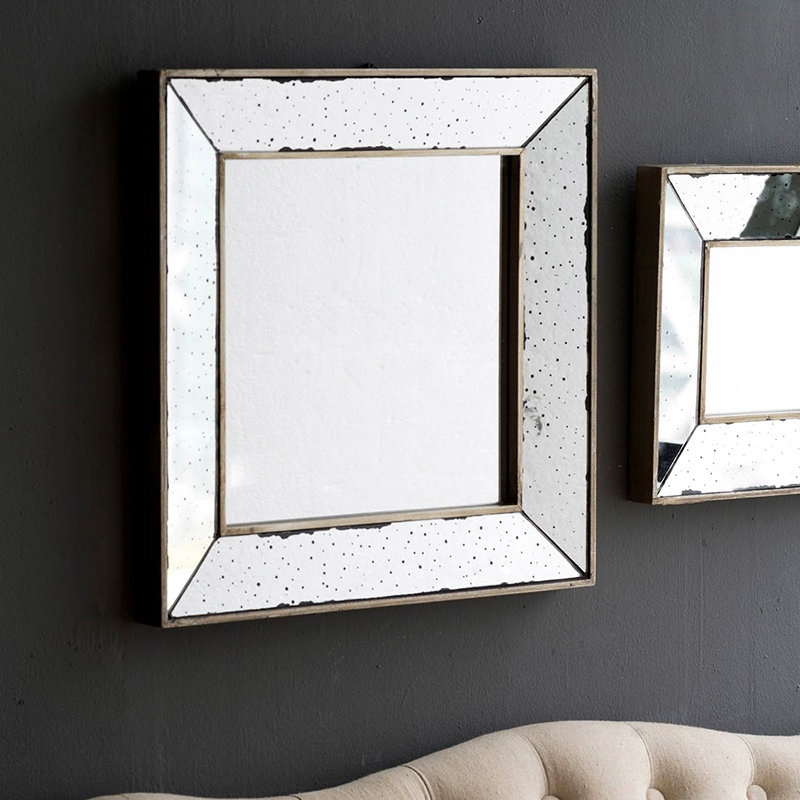 Miroir d'appoint 18 po x 18 po carré argenté patiné, miroir mural de style traditionnel pour le salon, le vestibule, le bureau, la chambre à coucher, le couloir