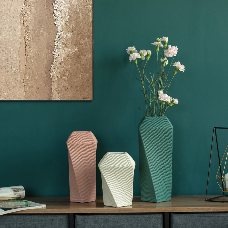 Jaiyen Ceramic Table Vase
