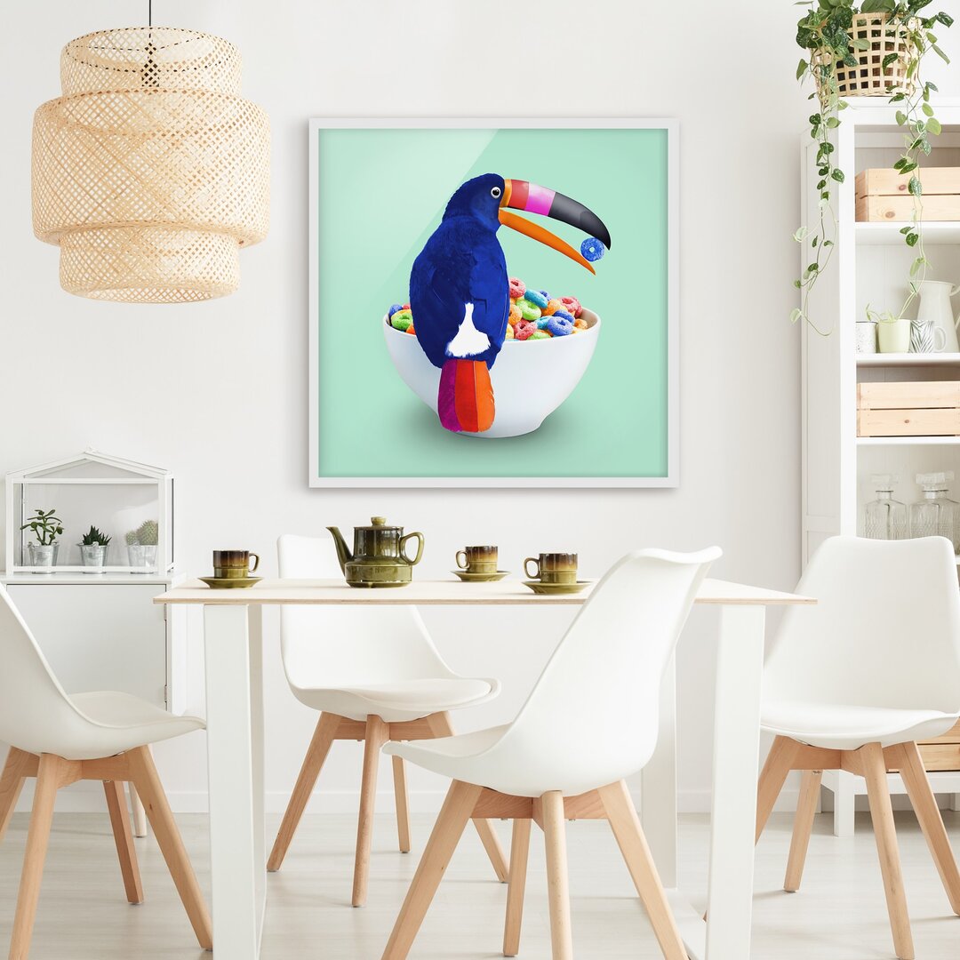 Gerahmter Grafikdruck Frühstück mit Toucan von Jonas Loose