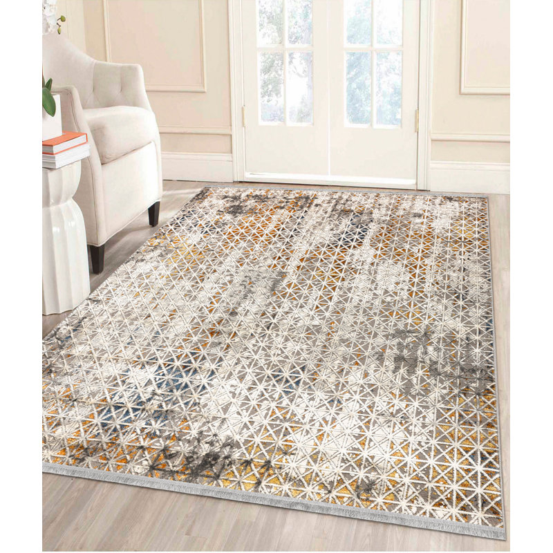 Tapis beige en polyester tissé à la machine Padminie, Rectangle 6 pi 7 po x 9 pi 6 po