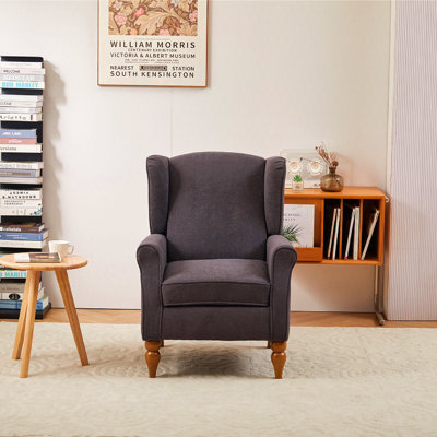 Ensemble de table basse et de fauteuils de style vintage luxueux, une chaise de lecture à haut dossier (gris foncé antique) et une table basse en bois massif (bois naturel), convenant aux salons et aux chambres à coucher